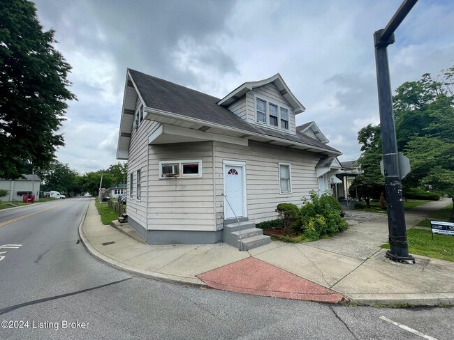 2032 Culbertson Ave in New Albany, IN - Building Photo - Building Photo