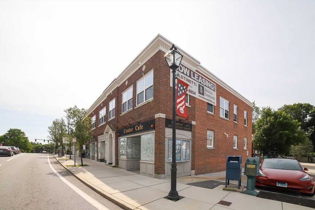582 Main St in Shrewsbury, MA - Building Photo