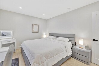 934 NW 4th Ave, Unit 1-4 in Fort Lauderdale, FL - Building Photo - Building Photo