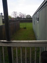 48 Willowbrook Ct in Martindale, TX - Building Photo - Building Photo