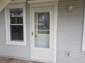 210 E Pine St in Selinsgrove, PA - Foto de edificio - Building Photo