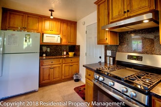 4574 Angeles Ave in Fremont, CA - Building Photo - Building Photo