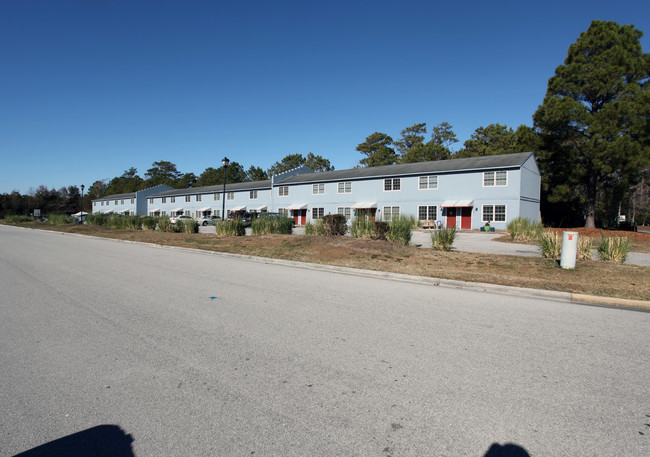 Carteret Townes in Morehead City, NC - Building Photo - Building Photo