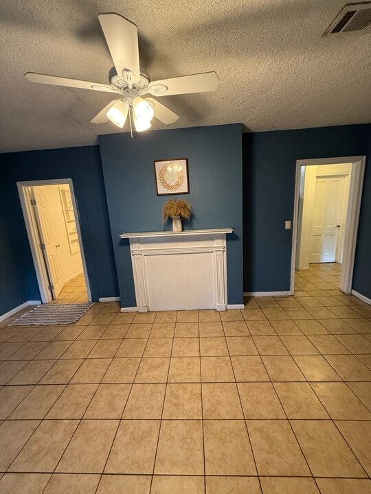 2490 Cate St in Brunswick, GA - Building Photo