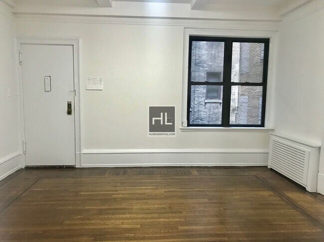 WEST 55 STREET in New York, NY - Building Photo - Building Photo