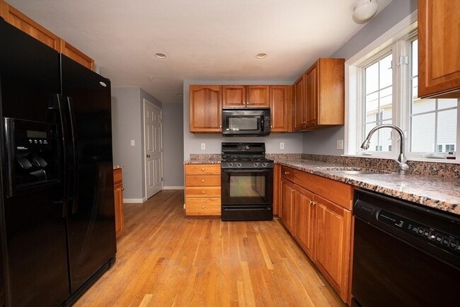 1005 Trapelo Rd in Waltham, MA - Building Photo - Building Photo