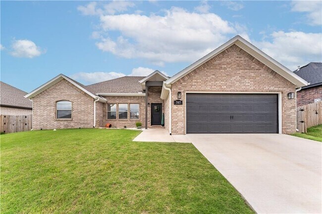 707 W Jillian St in Siloam Springs, AR - Building Photo - Building Photo