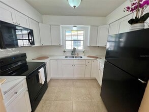 11315 3rd St E in Treasure Island, FL - Building Photo - Building Photo