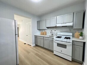 1523 S Dover St in Philadelphia, PA - Building Photo - Building Photo