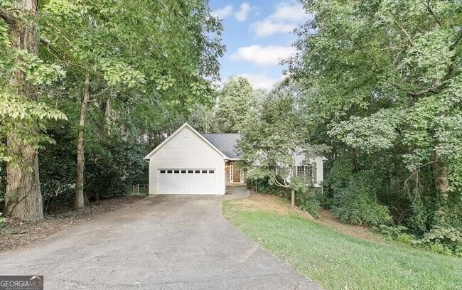 property at 61 Mulberry Pl