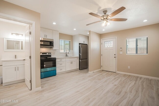 1227 Alexander St in Simi Valley, CA - Building Photo - Building Photo