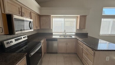 7631 N State St in Fresno, CA - Building Photo - Building Photo