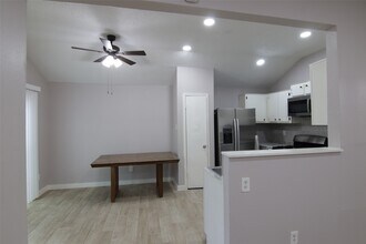 9130 Autumn Harvest Dr in Houston, TX - Building Photo - Building Photo