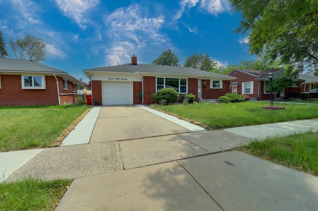 16814 Veronica Ave in Eastpointe, MI - Building Photo - Building Photo