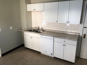 1025 Weng Ave in Dayton, OH - Building Photo - Building Photo