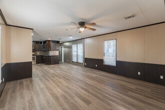 13154 S Lee Shore Dr in Willis, TX - Foto de edificio - Building Photo