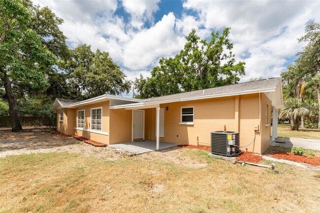 4323 Culbreath Rd in Valrico, FL - Building Photo - Building Photo
