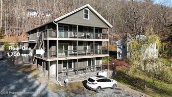 628 Hudson St in Hawley, PA - Building Photo