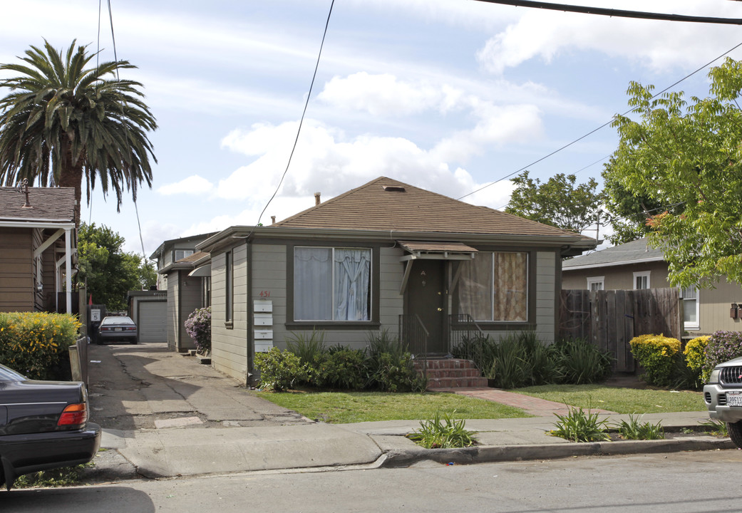 431 Lincoln Ave in Redwood City, CA - Foto de edificio