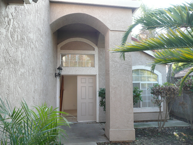 1824 Mark Mead Ln in Modesto, CA - Building Photo - Building Photo