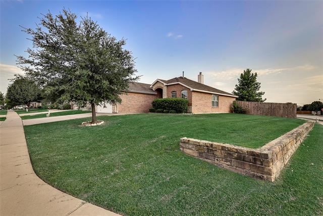 8100 Tierra Del Sol Rd in Arlington, TX - Building Photo