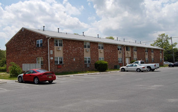 Country Lakes Apartments in Browns Mills, NJ - Building Photo - Building Photo