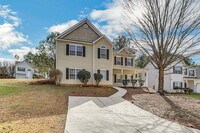 4099 Robin Cir in College Park, GA - Building Photo - Building Photo