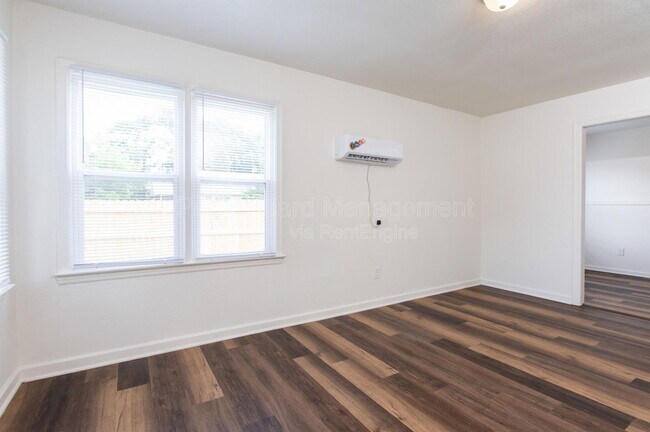 1301 E Mount Vernon St in Wichita, KS - Building Photo - Building Photo