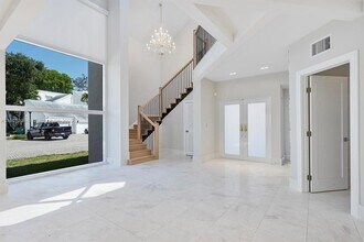 1981 S Oak Haven Cir in Miami, FL - Building Photo - Building Photo