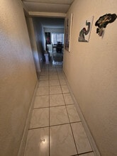 303 NE 187th St in Miami, FL - Building Photo - Building Photo