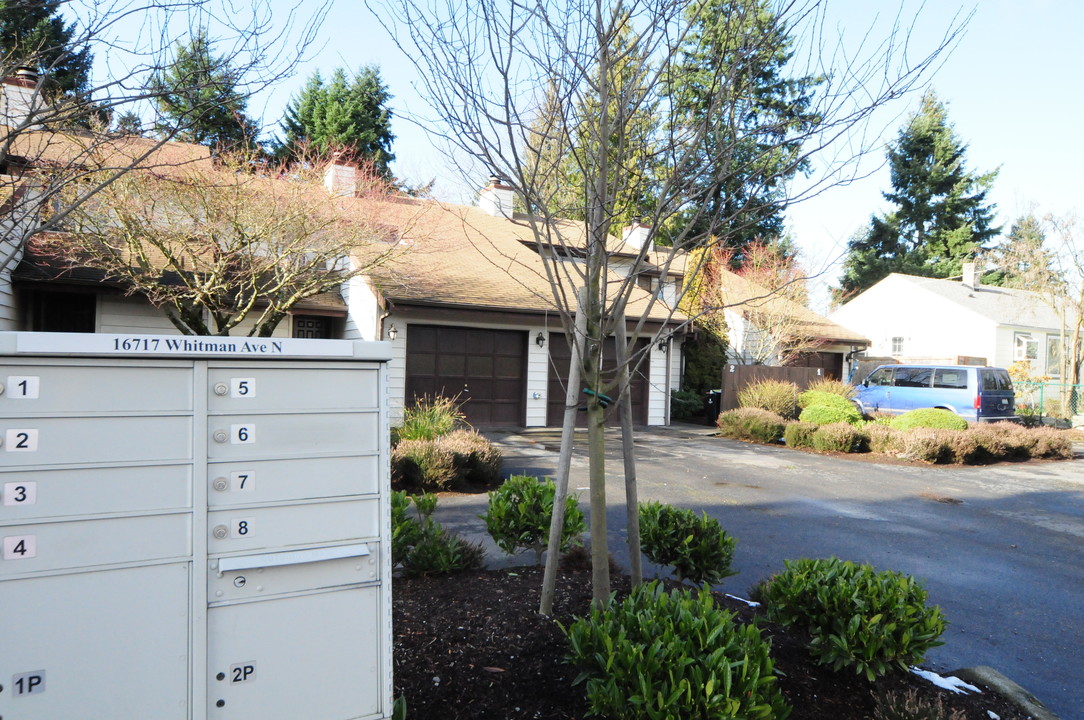 Highland Park Townhomes in Shoreline, WA - Building Photo