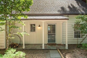 332 Quaker Hill Rd in Pawling, NY - Building Photo - Building Photo