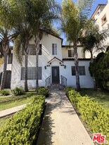 153 N Hamilton Dr in Beverly Hills, CA - Building Photo