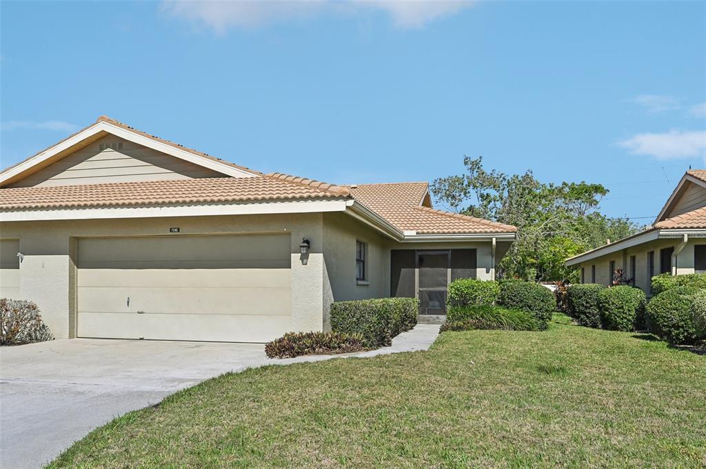 7245 Wood Creek Dr in Sarasota, FL - Foto de edificio