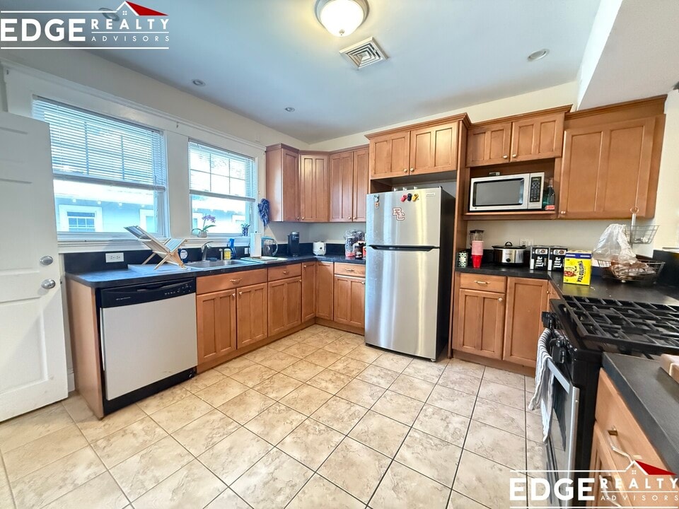 37 Radnor Rd, Unit 2 in Boston, MA - Foto de edificio