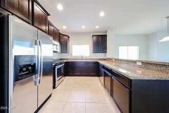 5350 E Deer Valley Dr in Phoenix, AZ - Building Photo - Building Photo