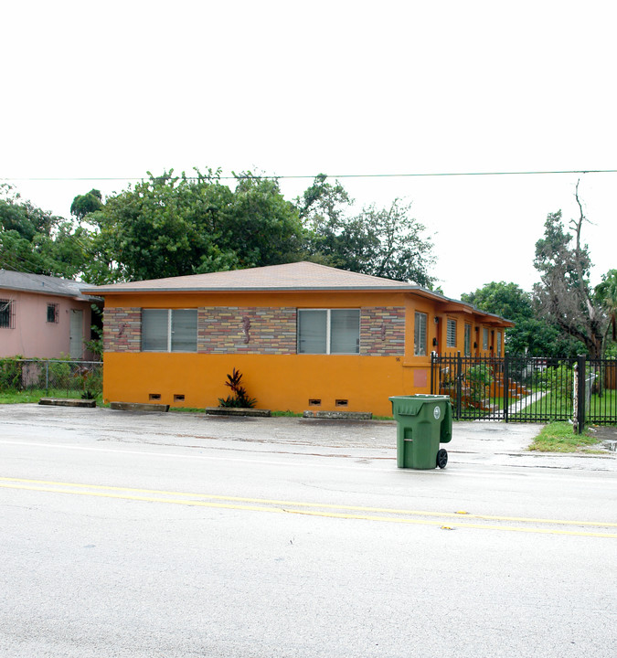 98 NE 71st St in Miami, FL - Building Photo