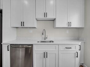 12 Alpine St, Unit 1 in Worcester, MA - Building Photo - Building Photo