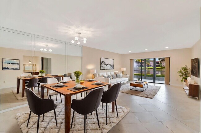 9299 Vista Del Lago