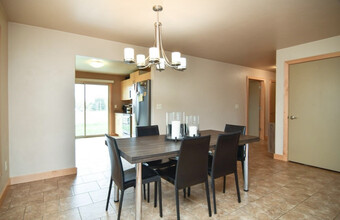 3593 Satellite Dr in Green Bay, WI - Foto de edificio - Building Photo