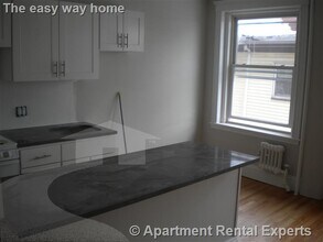 170 Maple St, Unit #310 in Malden, MA - Building Photo - Building Photo