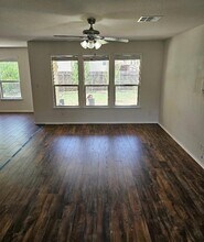 3813 Tranquil Ln, Unit B-711 in Austin, TX - Building Photo - Building Photo