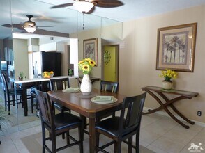 221 Vista Royale Cir E in Palm Desert, CA - Building Photo - Building Photo