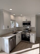 827 Woods Ct in Walled Lake, MI - Building Photo - Building Photo