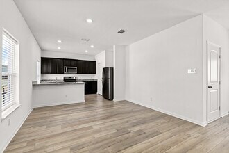 6009 Cooper Cash in San Antonio, TX - Building Photo - Building Photo