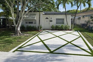 1946 Rodman St in Hollywood, FL - Building Photo