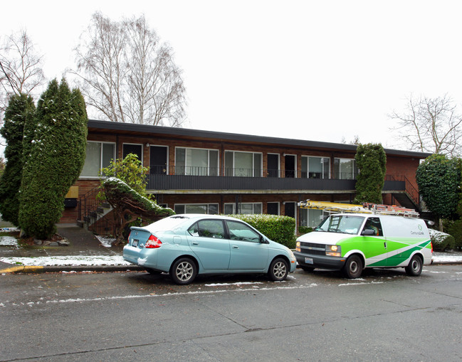 Sadie Ann Apartments in Seattle, WA - Foto de edificio - Building Photo