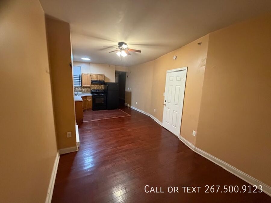 729 N 43rd St in Philadelphia, PA - Building Photo