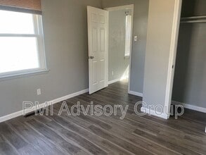 2424 SW 25th Dr in Topeka, KS - Building Photo - Building Photo