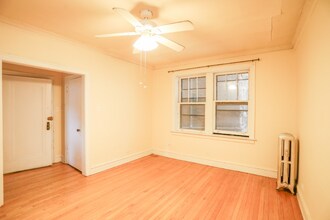 4909 N Glenwood Ave in Chicago, IL - Foto de edificio - Building Photo